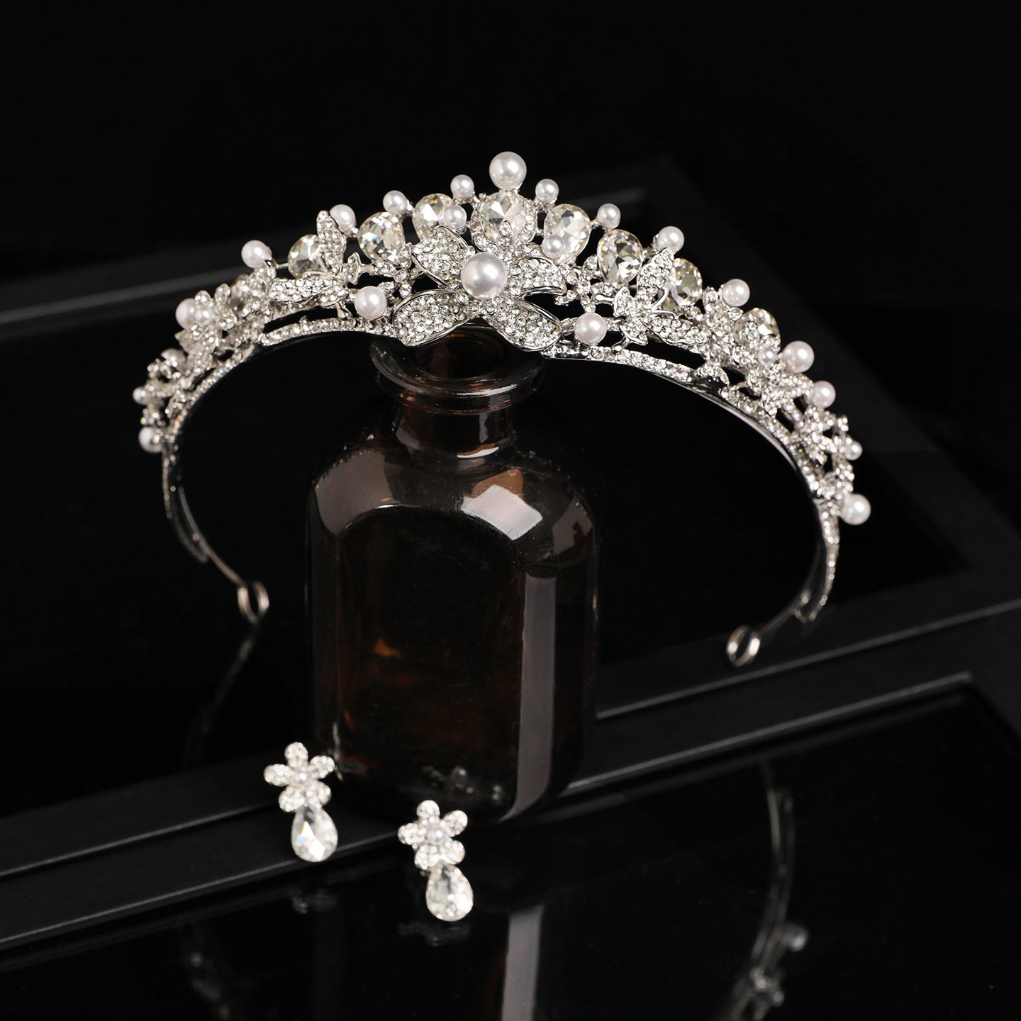 Crystal and Pearl Bridal Hair Crown with Elegant Design