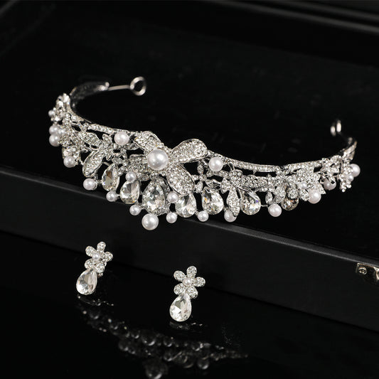 Crystal and Pearl Bridal Hair Crown with Elegant Design