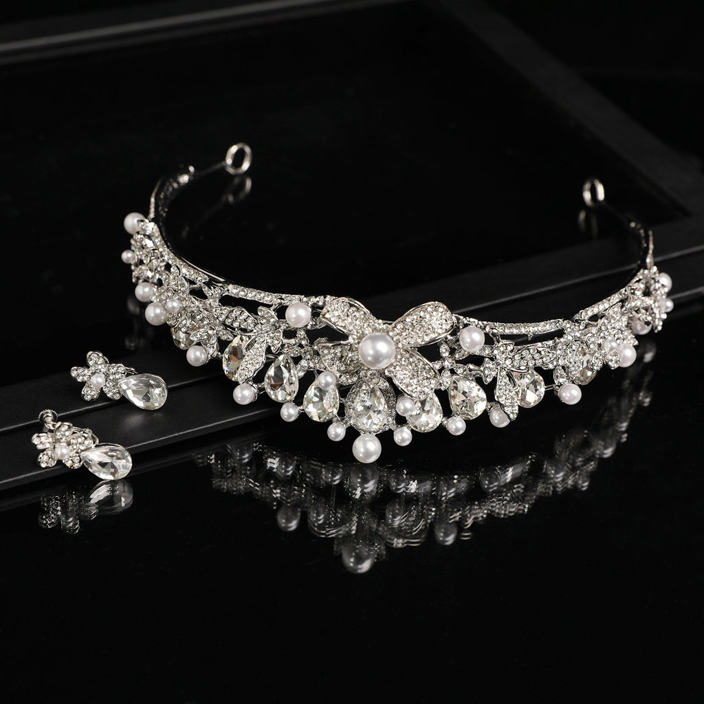 Crystal and Pearl Bridal Hair Crown with Elegant Design